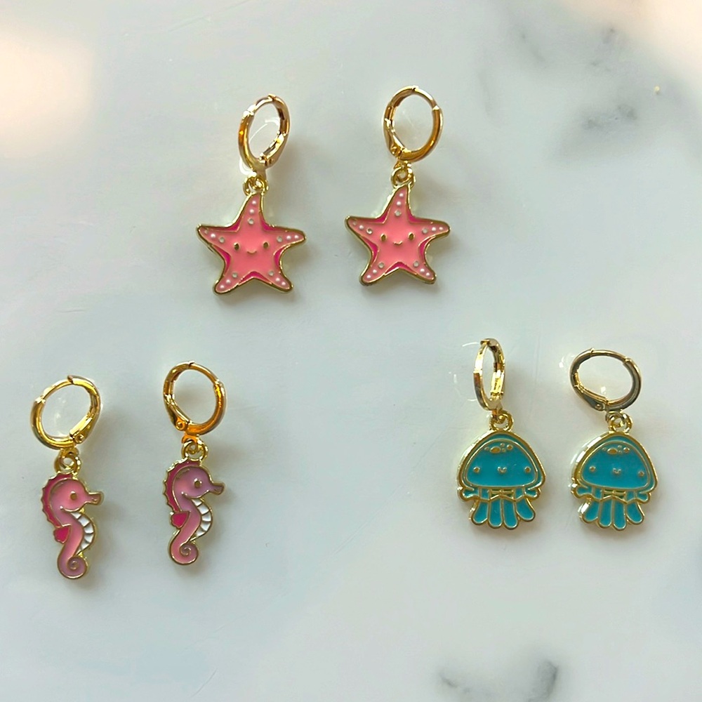 Set of three beach themed earrings seahorses, starfish‎ and jellyfish